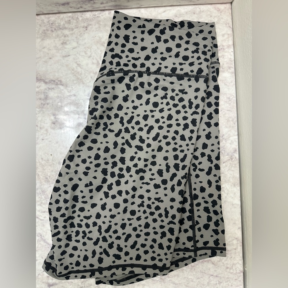Balance Athletica/Vitality Ascend Rider Short Snow Leopard Midnight - Picture 2 of 2
